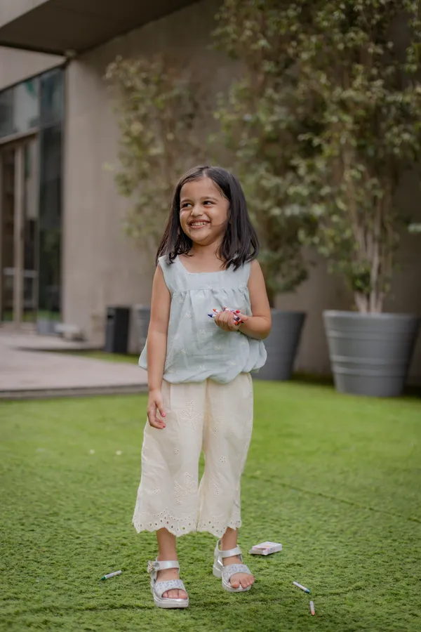 Blue_Cream_Neoprene_Sleeveless_Top_And_Cropped_Pants_Set_For_Girls