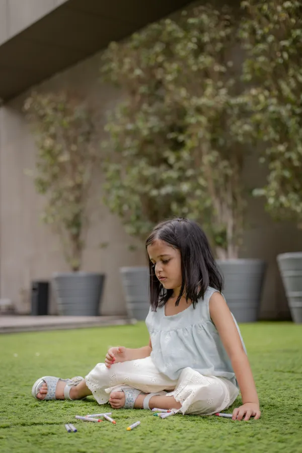 Blue_Cream_Neoprene_Sleeveless_Top_And_Cropped_Pants_Set_For_Girls