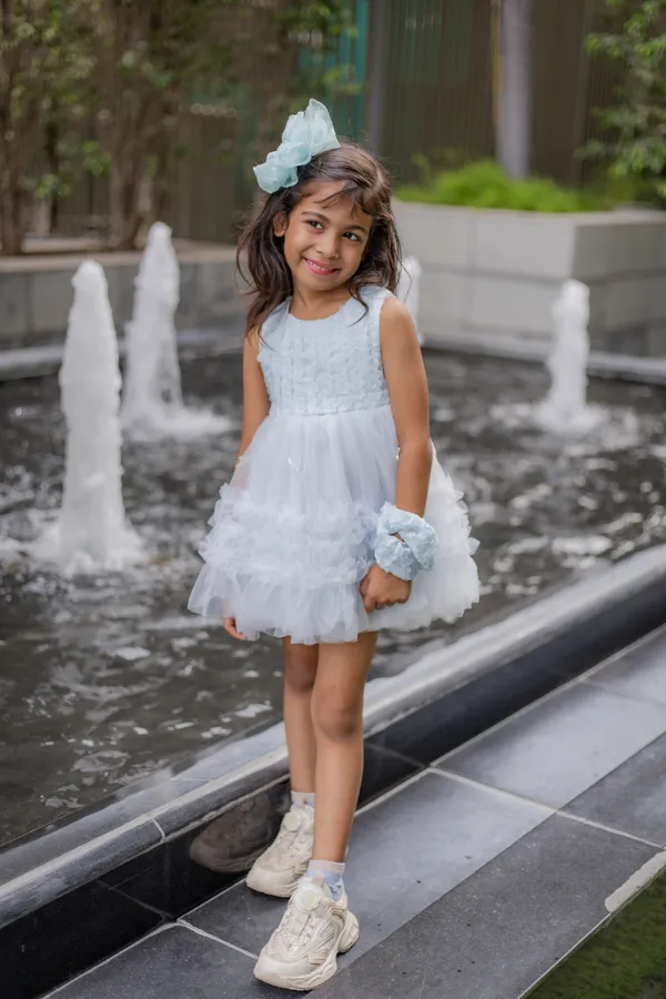 White_Neoprene_Tulle_Sleeveless_Party_Dress_For_Girls