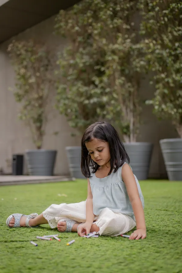 Blue_Cream_Neoprene_Sleeveless_Top_And_Cropped_Pants_Set_For_Girls