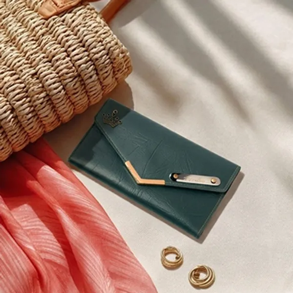 Olive_Green_Personalised_Ladies_Clutch_Purse