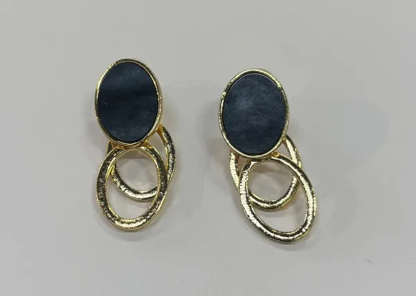 Navy_Blue_Stone_Gold_Interlocking_Hoop_Earrings_For_Women