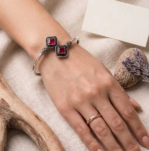 Oxidized_Silver-Tone_Adjustable_Stone_Bracelet_for_Women