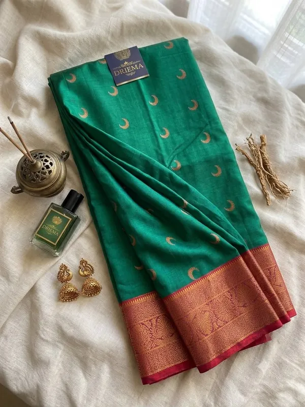 Maharashtrian_royal_elegance_to_your_ethnic_wardrobe_with_this_beautiful_Paithani_Style_Saree_Collection_With_Blouse_Piece