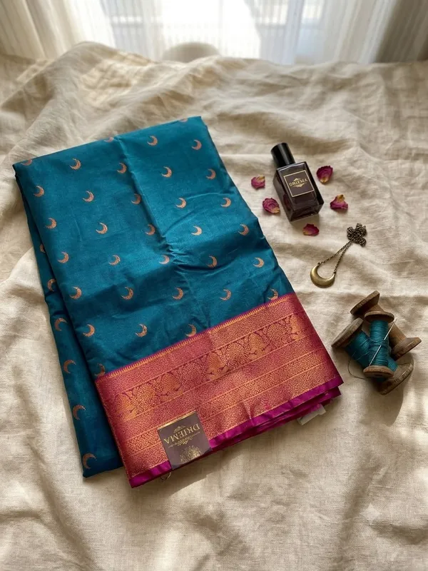 Maharashtrian_royal_elegance_to_your_ethnic_wardrobe_with_this_beautiful_Paithani_Style_Saree_Collection_With_Blouse_Piece