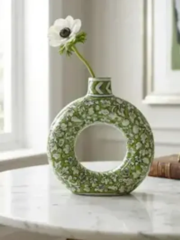 Handcrafted_Floral_Ring_Ceramic_Vase_Green_Bloom_Edition
