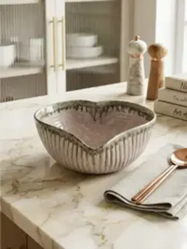 Handcrafted_Heart_Shaped_Ribbed_Ceramic_Serving_Bowl_8_Inch