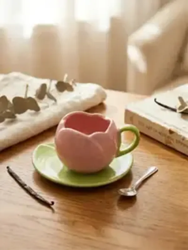 Tulip_Bloom_Handcrafted_Tea_Cup_Saucer_Set