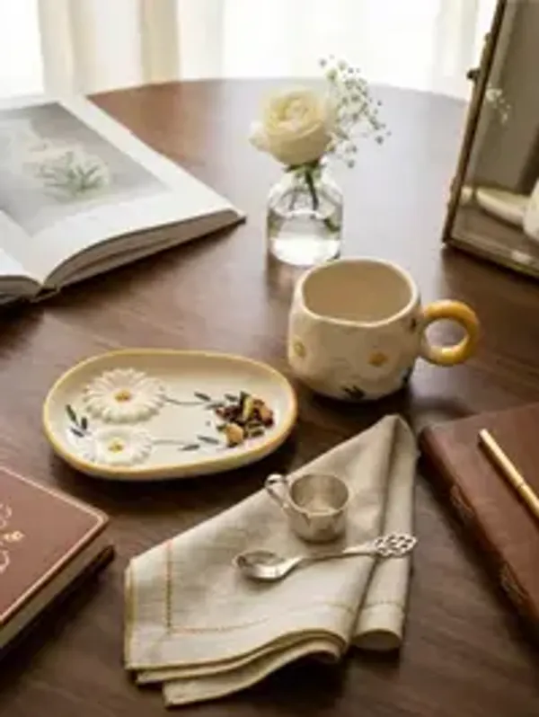 Golden_Daisy_Handcrafted_Coffee_Cup_Saucer_Set