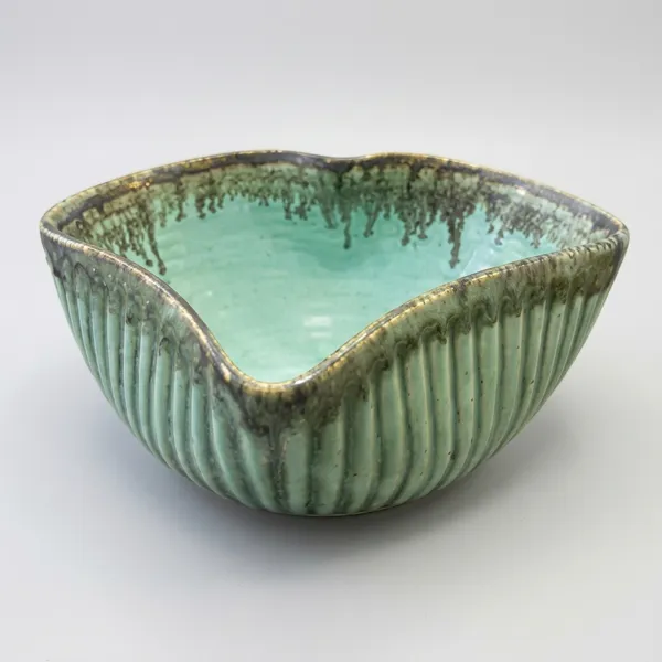 Heart_Shaped_Fluted_Handcrafted_Serving_Bowl_Oceanic_Whisper_8_X_4