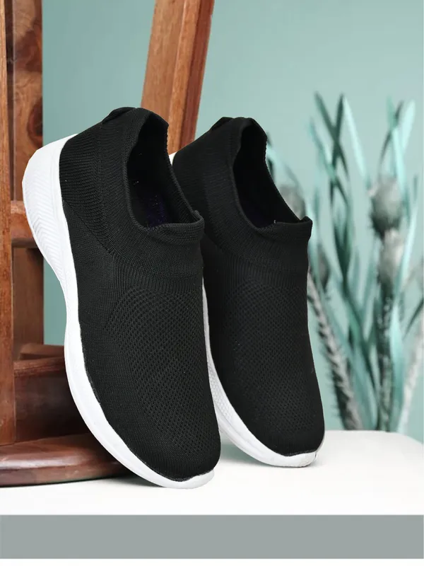 Black_White_Flyknit_Slip-On_Sneakers_For_Men