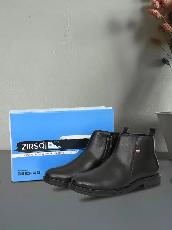 Black_Synthetic_Leather_Slip-On_Chelsea_Boots_For_Men