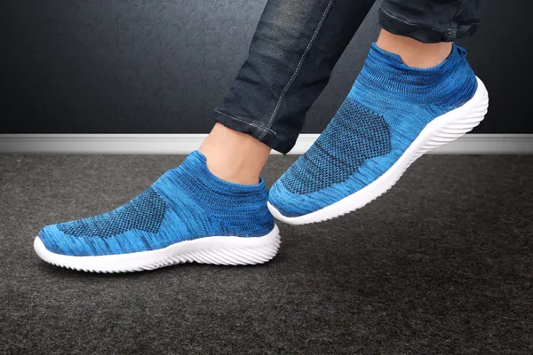 Blue_Flyknit_Slip-On_Sports_Shoes_For_Men