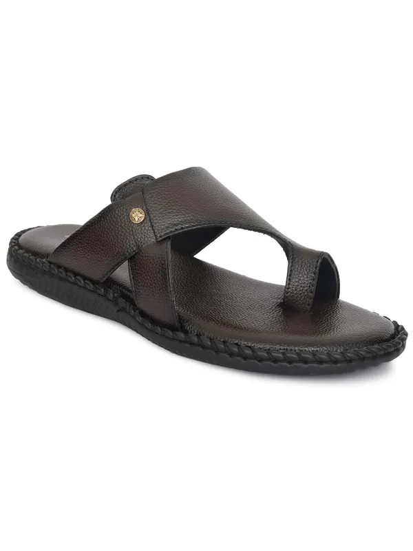 Brown_Synthetic_Leather_Cross_Strap_Sandals_For_Men
