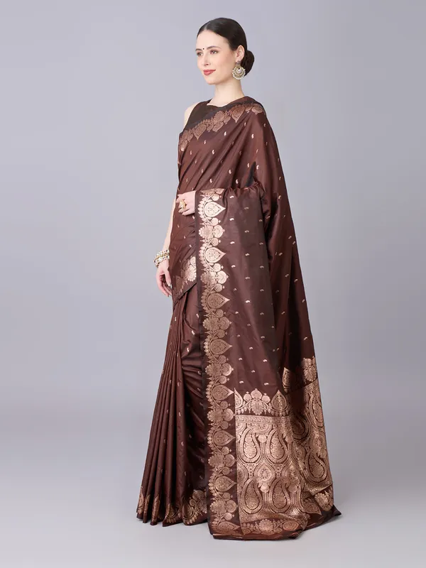 Chocolate_brown_and_rose_gold_Banarasi_silk_saree