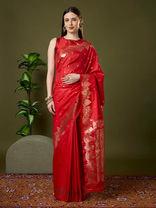 Crimson_red_and_gold_Banarasi_silk_saree