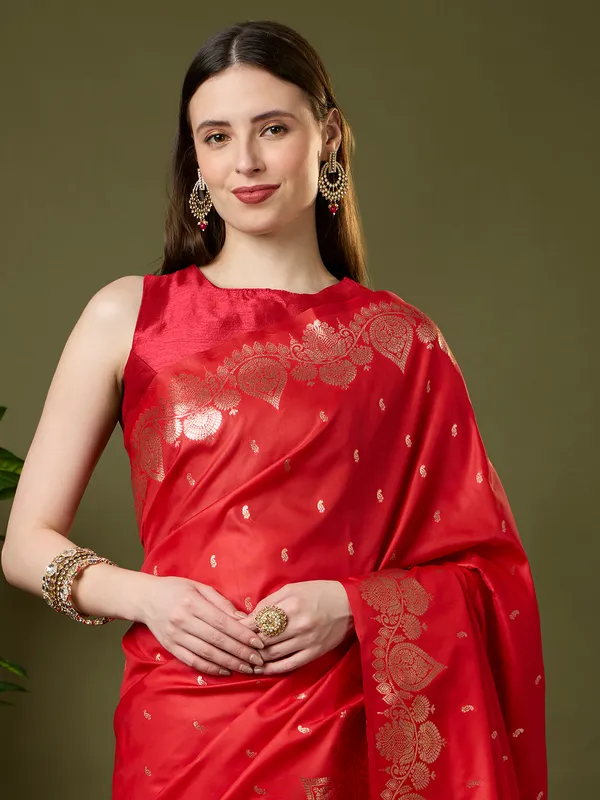 Crimson_red_and_gold_Banarasi_silk_saree