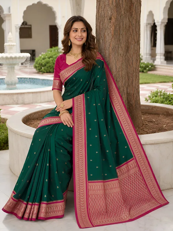 Emerald_Green_and_Magenta_Banarasi_Silk_Saree
