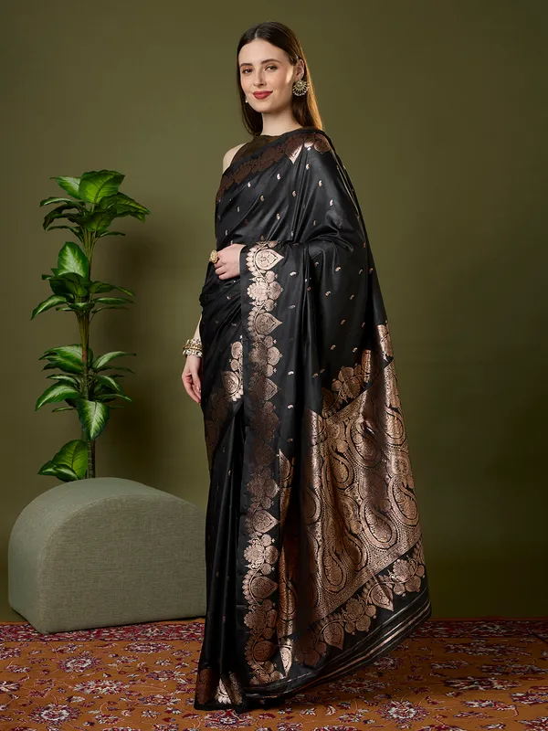 Jet_black_and_antique_copper_gold_Banarasi_silk_saree