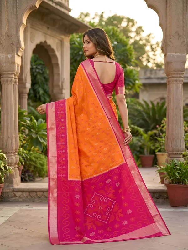 Marigold_Orange_and_Magenta_Pochampally_Silk_Saree