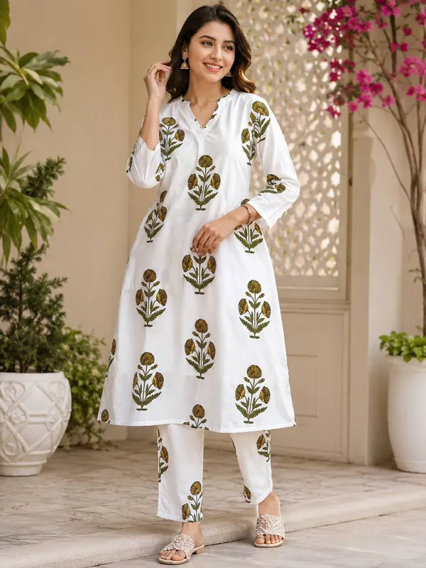Meadow_Breeze_Kurti_Set_in_Botanical_Ivory