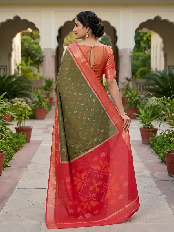 Olive_Green_and_Coral_Red_Pochampally_Silk_Saree