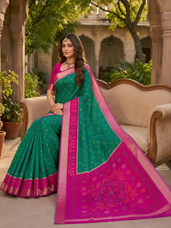Sea_Green_and_Magenta_Pochampally_Silk_Saree