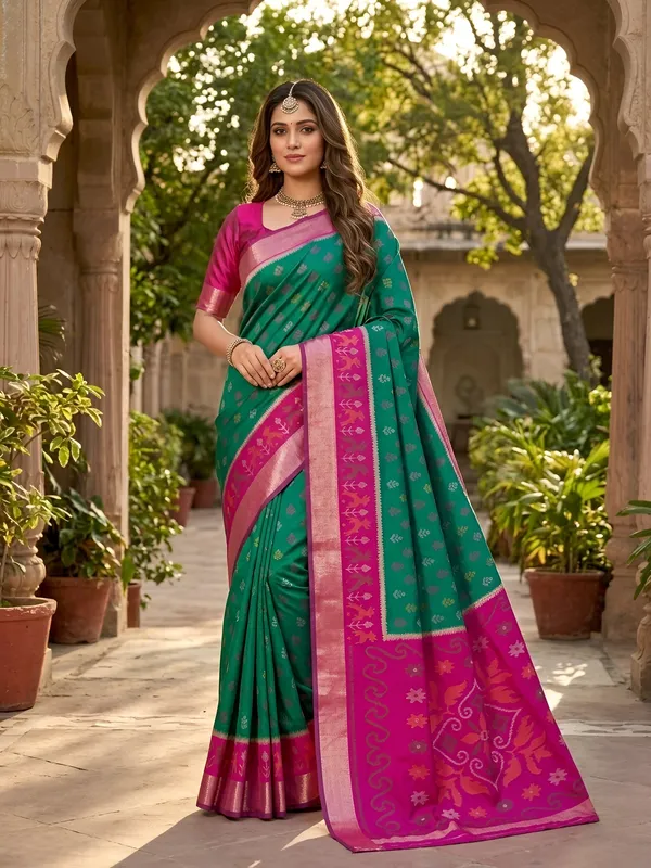 Sea_Green_and_Magenta_Pochampally_Silk_Saree