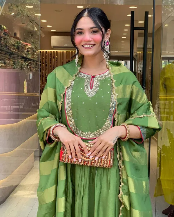 Mehendi_Green_Viscose_Silk_Zari_Embroidered_Anarkali_Suit_Set_For_Women