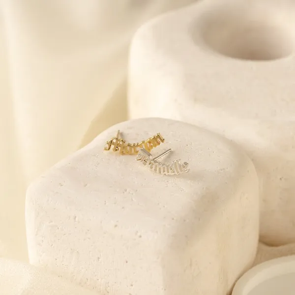 Old_English_Name_Earrings_Gold