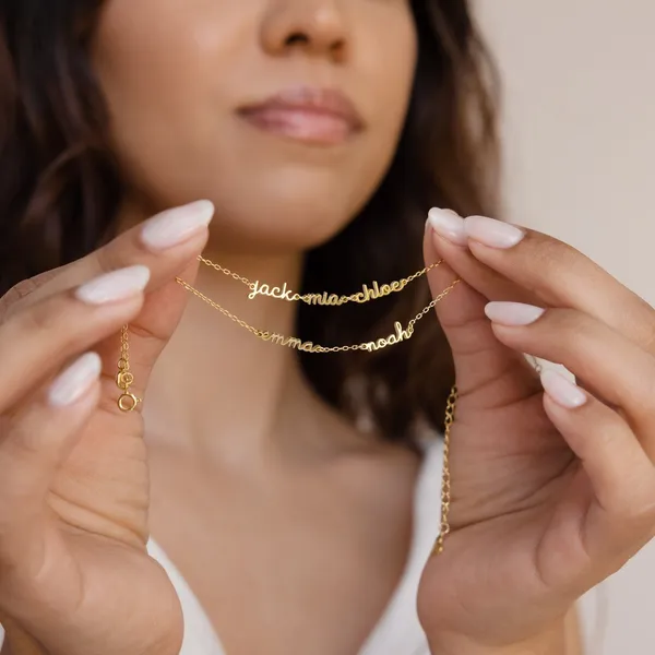 Petite_Tiny_Multiple_Name_Bracelet_Gold