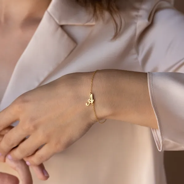 Carrie_Initial_Bracelet_Gold