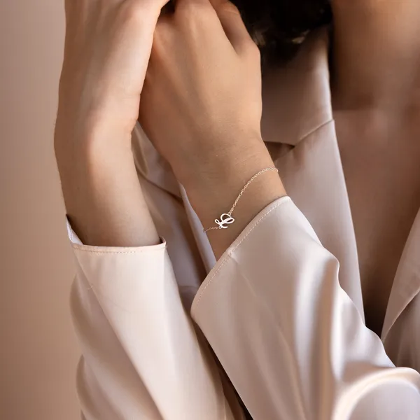 Carrie_Initial_Bracelet_Gold
