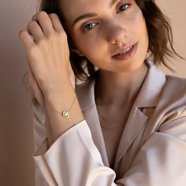 Carrie_Initial_Bracelet_Gold