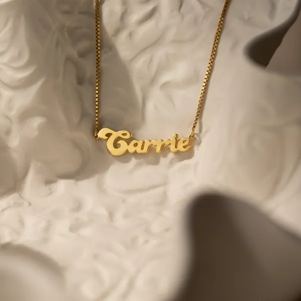 Groovy_Name_Necklace_In_Box_Chain_Silver