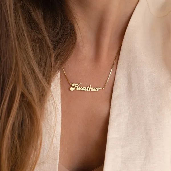 Groovy_Name_Necklace_In_Box_Chain_Silver