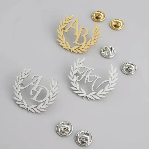 Personalized_Monogram_Wreath_Badge_Brooch_Pin_Gold