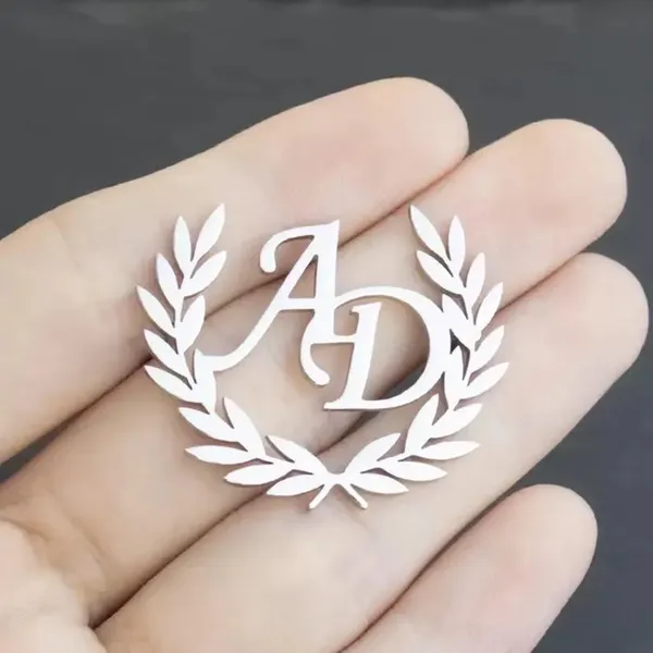 Personalized_Monogram_Wreath_Badge_Brooch_Pin_Gold