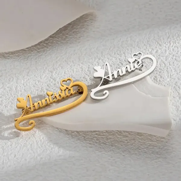 Custom_Name_Brooch_Elegant_Design_Name_Lapel_Pin_For_Women_Gold