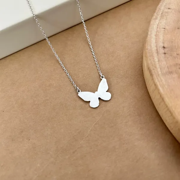 Butterfly_Pendant_Necklace_for_Women_&_Girls