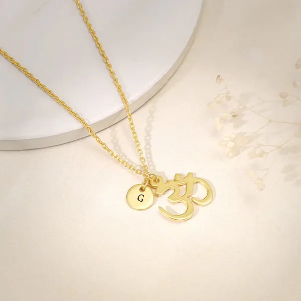 Golden_Personalised_Om_Pendant_With_Link_Chain
