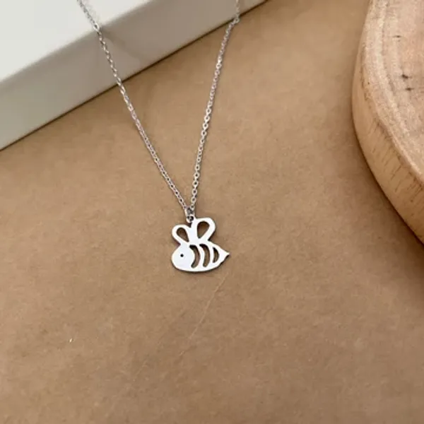 Sweet_Honey_Bee_Pendant_Chain_Necklace