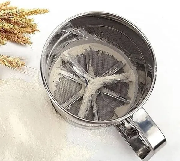 Silver_Food-Grade_Mirror-Polished_304_Stainless_Steel_Flour_Sifter_For_Home_Bakers_And_Professional_Pastry_Chefs_Pack_Of_2