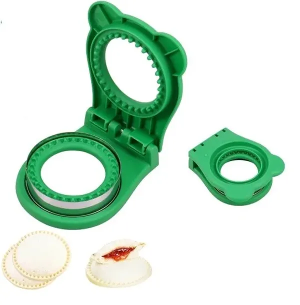 Multicolor_Food-Grade_Bpa-Free_Heavy_Pp_Plastic_Bread_Mold_Cutter_Set_For_Parents,_Party_Planners,_Decorative_Sandwiches_And_Snacks_Pack_Of_2