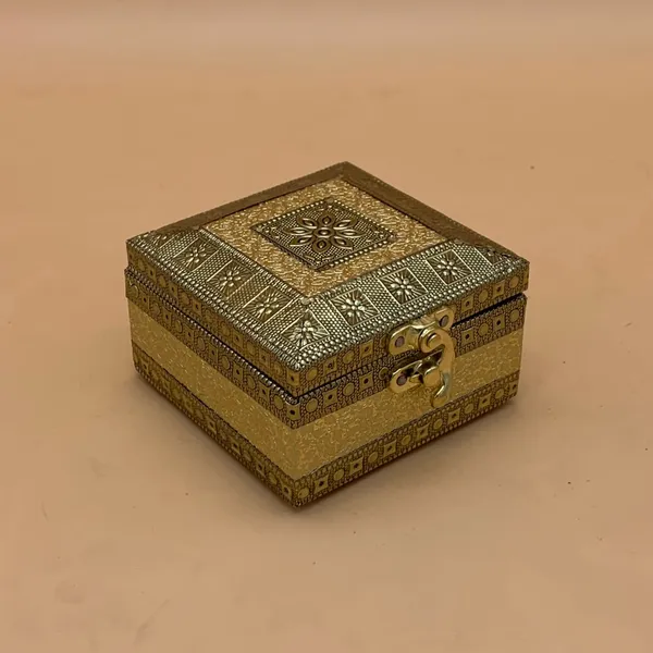 Brass_Rajwadi_Embossed_Square_Jewellery_Box_4x4_Inch