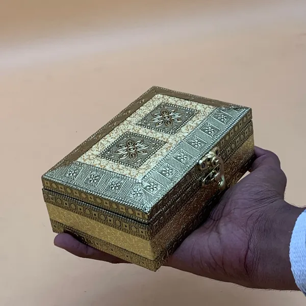 Oxidized_Metal_Embossed_Jewelry_Box_with_Velvet_Interior