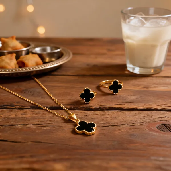 Black_Enamel_Gold_Plated_Clover_Jewellery_Set_For_Women