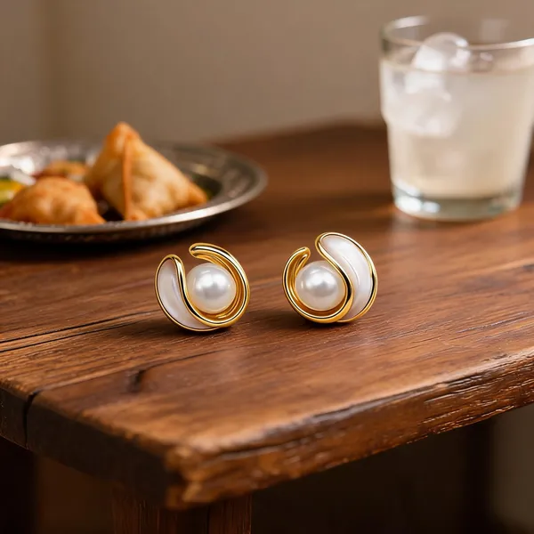 Gold_Pearl_Swirl_Stud_Earrings_For_Women