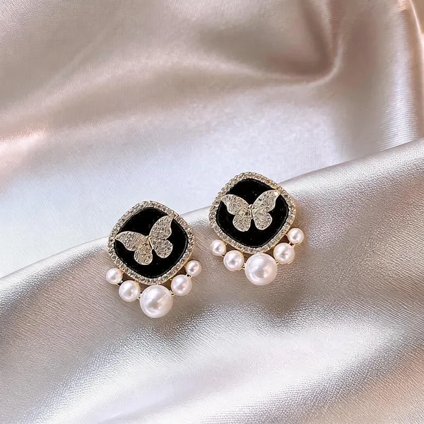 Black_Enamel_Butterfly_Pearl_Stud_Earrings_For_Women