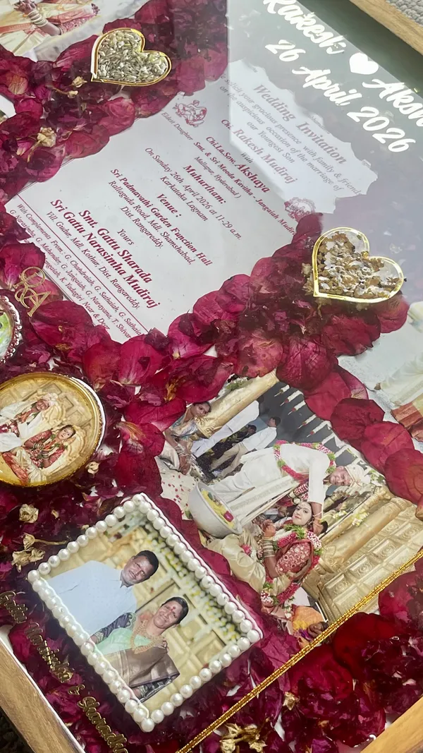 Wooden_Wedding_Invitation_Shadow_Box_Frame_With_Dried_Rose_Petals